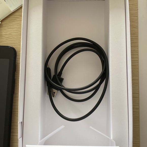 Samsung Galaxy Tab E -16GB- Black Tablet, Leather Case, Stylus, Screen Protector - Picture 8 of 11